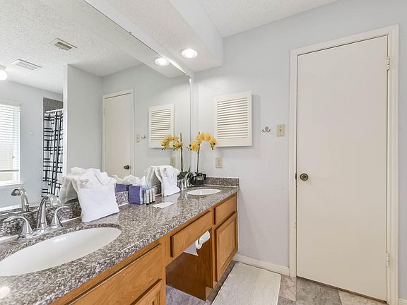 2nd image of 3235 Knoll West Dr