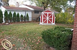 4th image of 22631 Avalon St