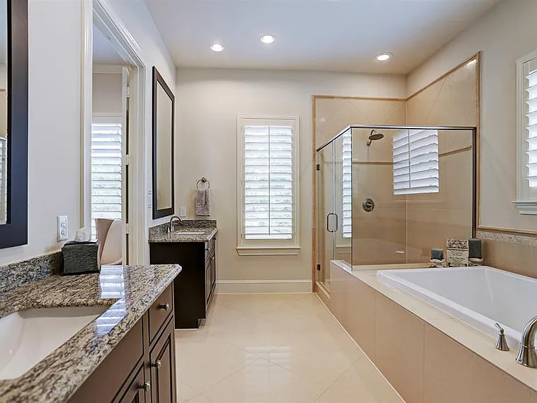 1802 Wrenwood Lakes — Photo 8