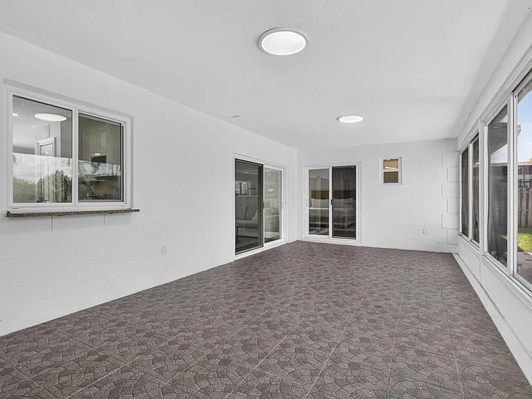 11760 Inverness Cir — Photo 19