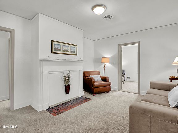 2nd image of 118 Queens Road