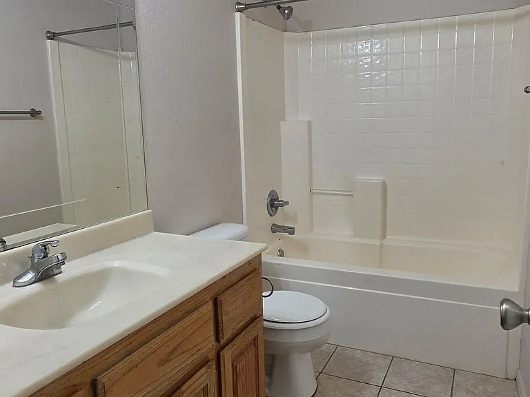 5808 N Bryan Ave — Photo 7