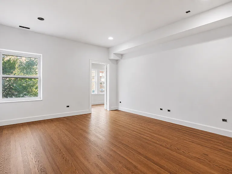 6914 N Sheridan Rd #2 — Photo 9