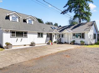 1495 Teakwood Ave, Coos Bay, OR 97420