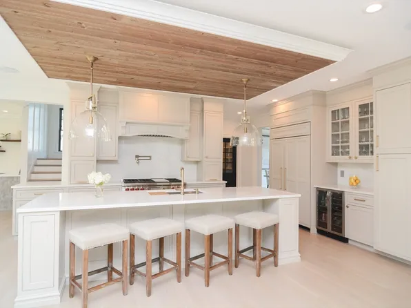 62 Dawson Dr, Needham, MA 02492