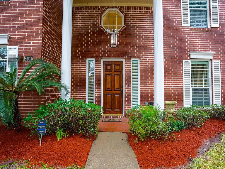 8915 Wallington Dr — Photo 3