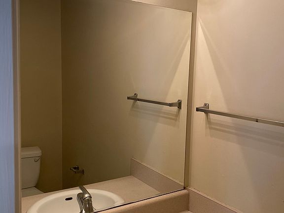 4th image of 1703 Azalea Dr APT A