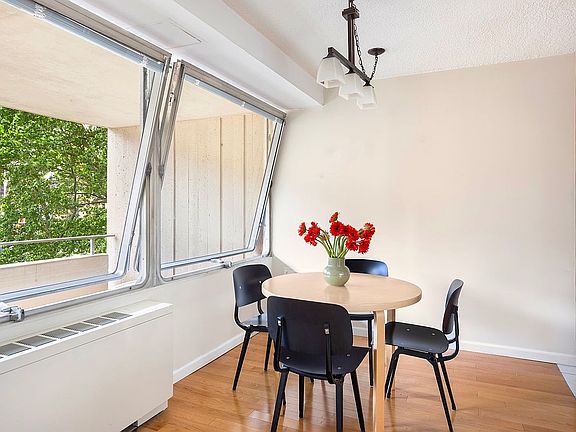 5th image of 180 Park Row #4D