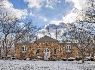 169 Woodshire Dr #O, Pittsburgh, PA 15215