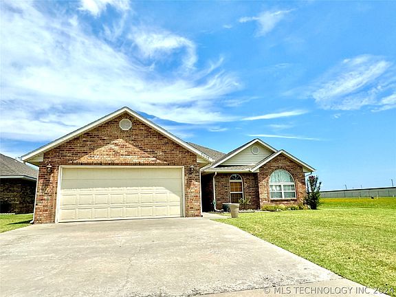 4th image of 2608 Eastgate Dr