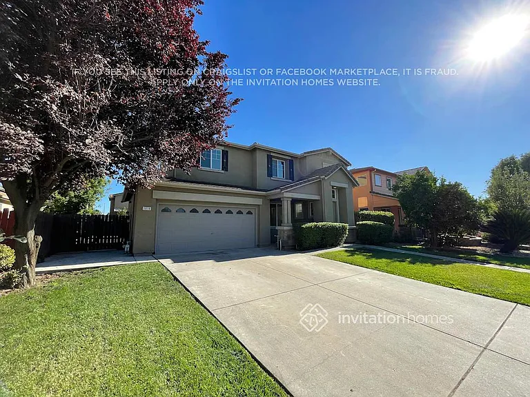 1878 Hardy Dr — Photo 2
