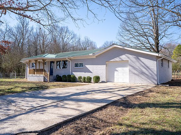 2nd image of 2237 County Road 685 Rd