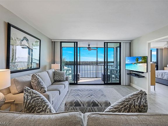 5th image of 4253 Bay Beach Ln APT 4F