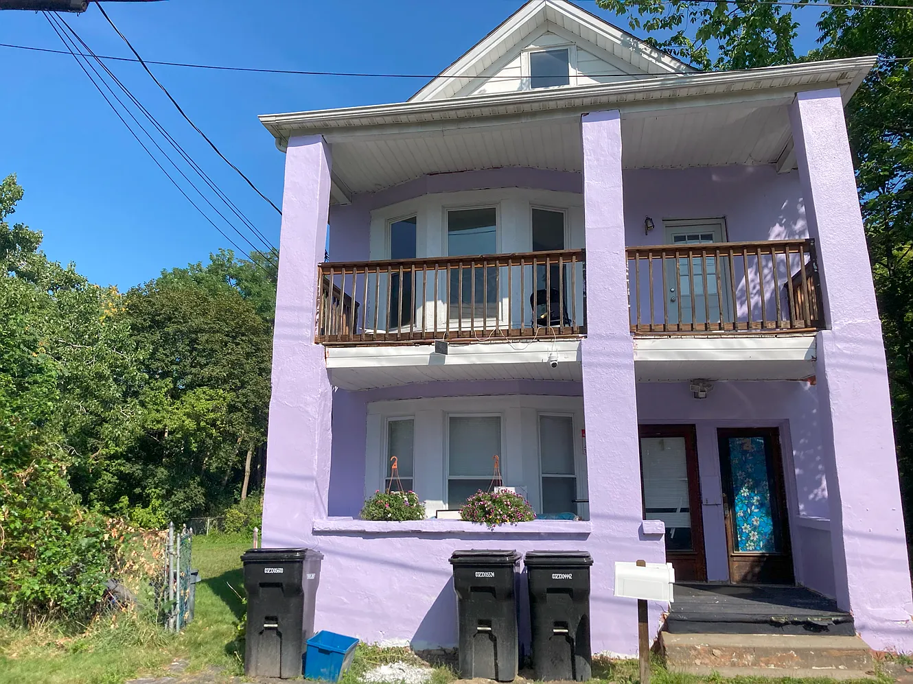 4 bed, 3000 sqft, $750 — Photo 1