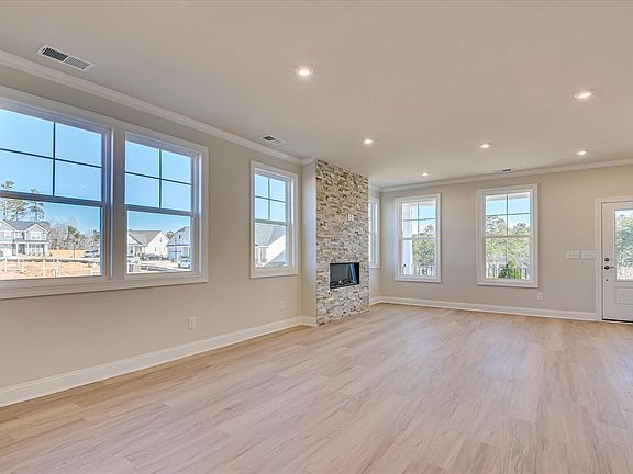 5th image of 412 Minim Way