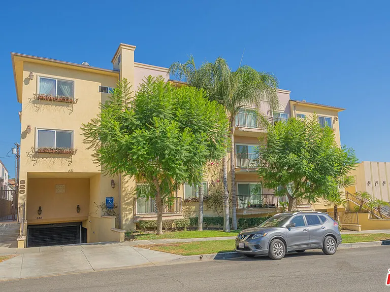 626 E Orange Grove Ave #105 — Photo 48