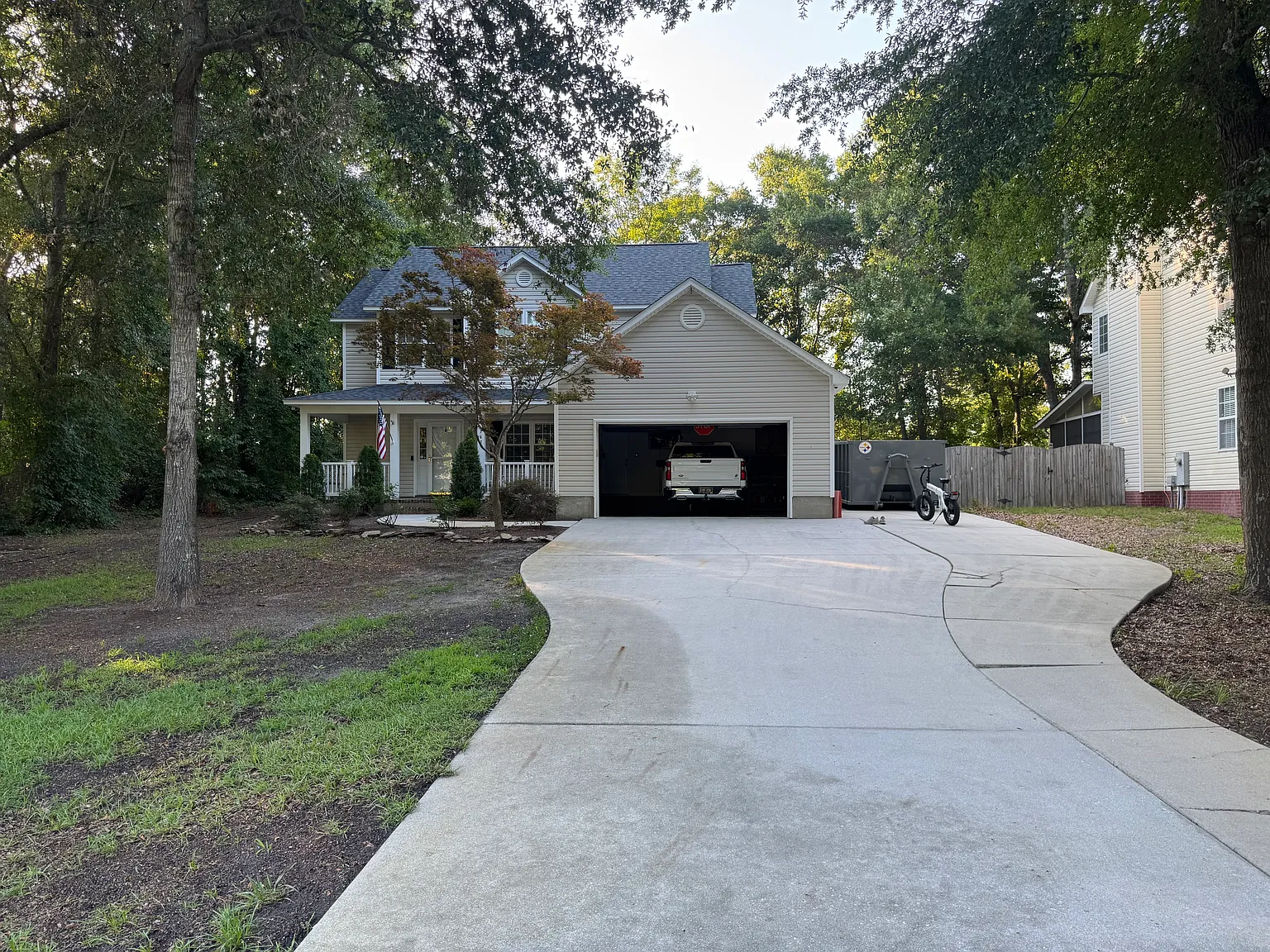 147 Bayshore Dr — Photo 2
