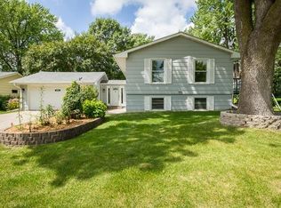 3524 Highcrest Rd, Saint Anthony, MN 55418