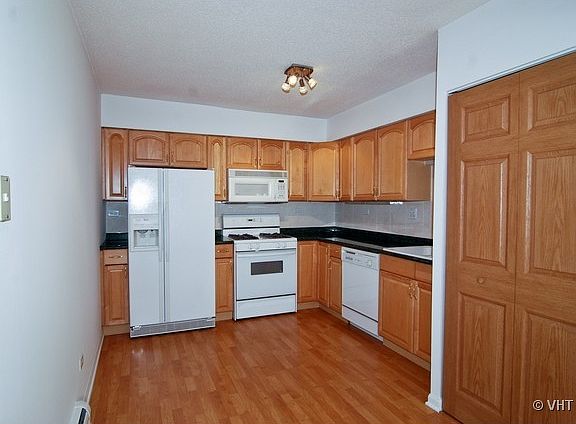4th image of 930 Ontario St APT 2F