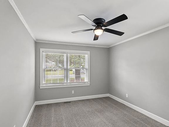 5th image of 2700 Buckingham Rd NW