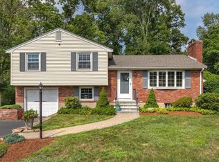 5 Oxbow Rd, Lexington, MA 02421