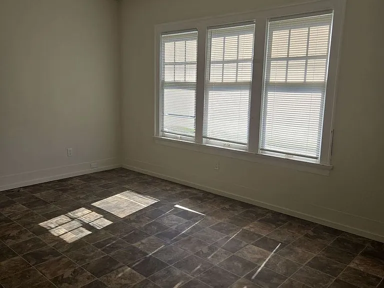 1100 High St — Photo 3