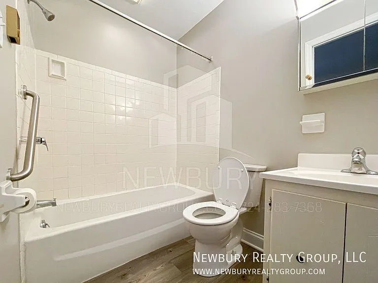 25 Sunbury Est — Photo 18