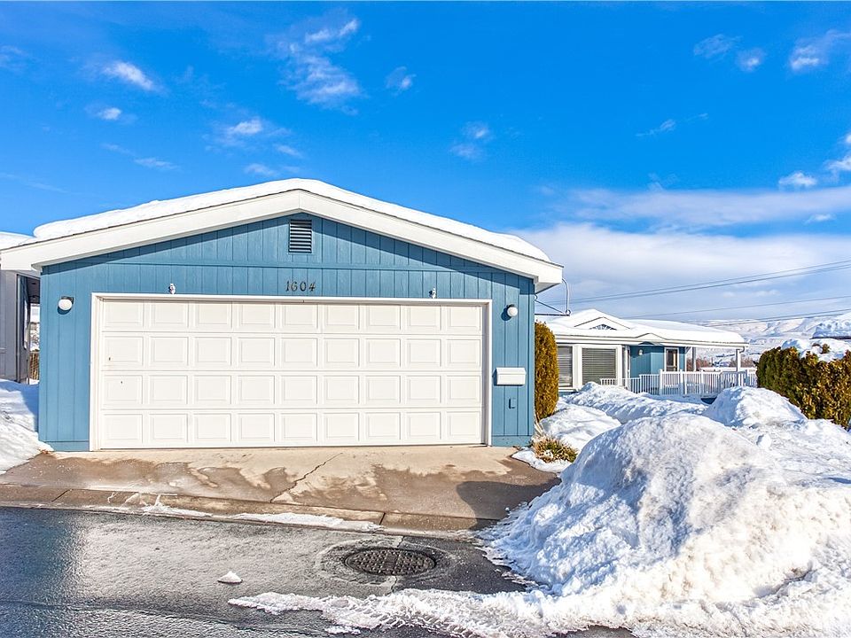 Large 2 car garage/shop