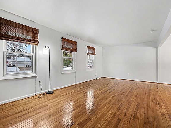 5th image of 6050 Adaway Ct SE