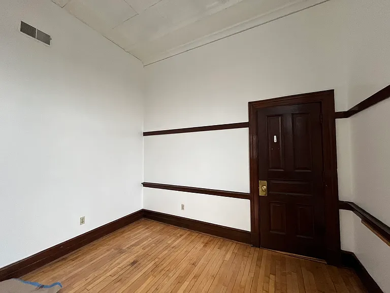 63 Illinois St #104 — Photo 30
