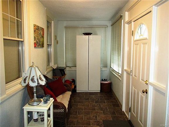4th image of 19 Bellew Ave