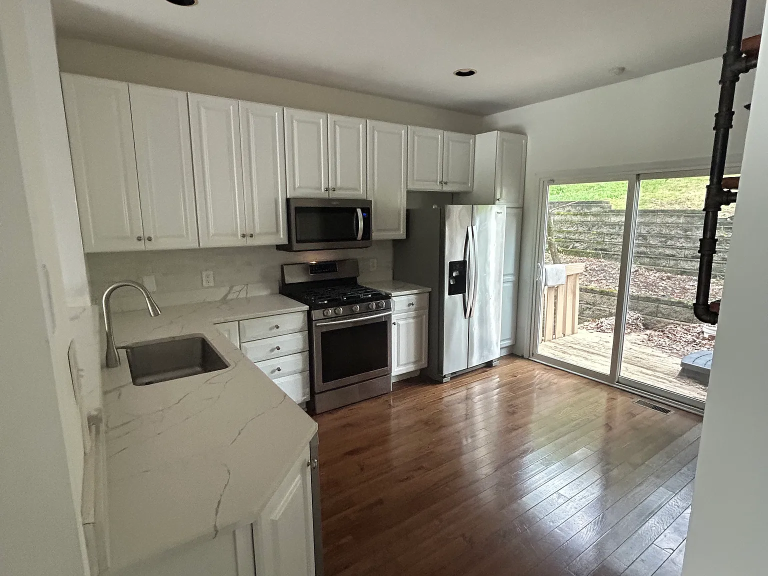 2 bed, 1450 sqft, $2,600 — Photo 3