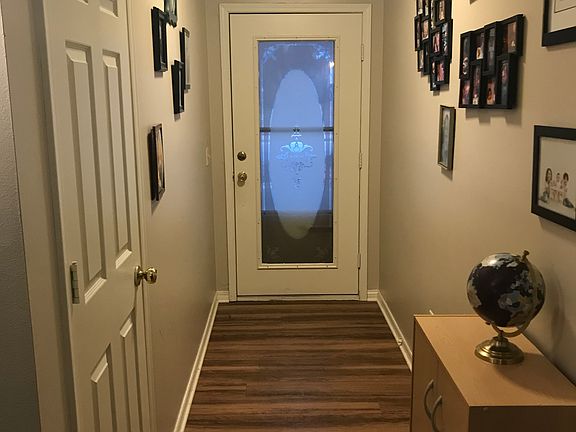 2nd image of 933 W Kyle Dr