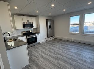 278 E Eagle St Floor 3, Boston, MA 02128