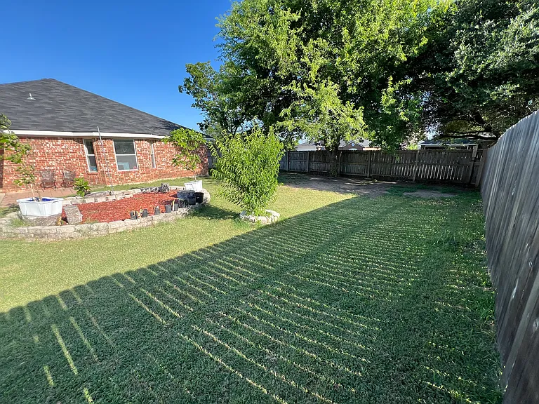 5009 Joseph Dr — Photo 37