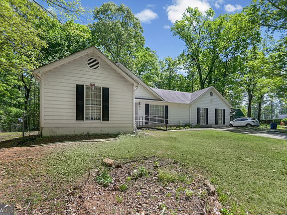 2nd image of 365 Cook Dr