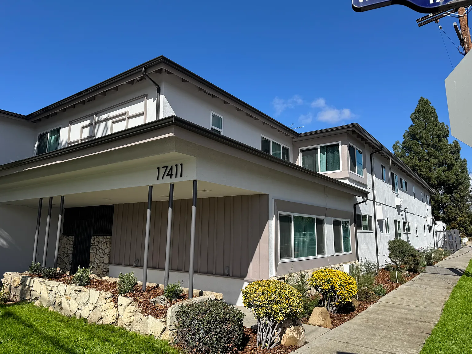 1 bed, 450 sqft, $1,700 — Photo 1