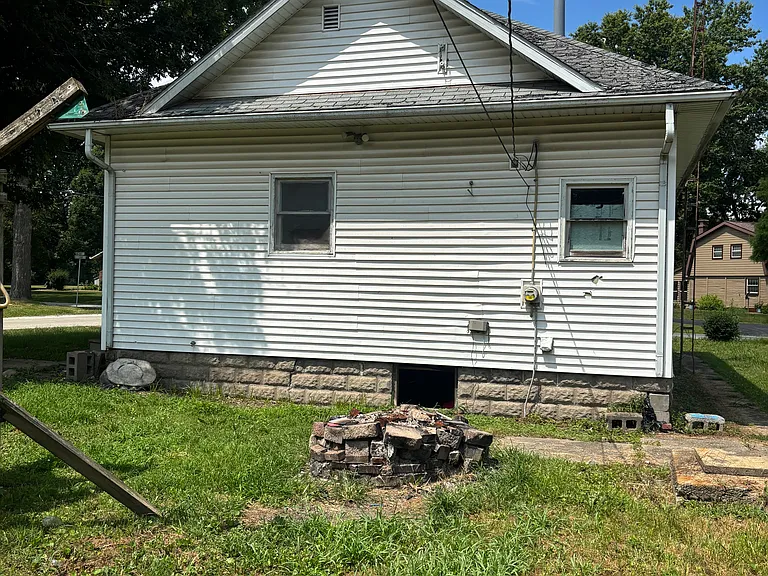 435 S Cedar St — Photo 11