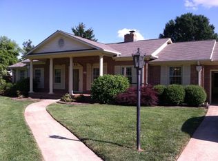 14 Hillsborough Dr, Greenville, SC 29615