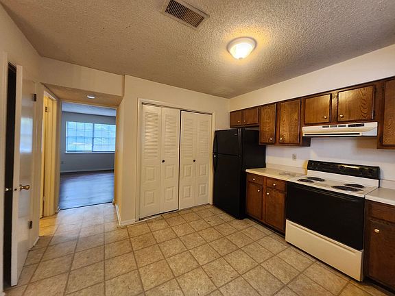 5th image of 4116 Maple Terrace Ln #A