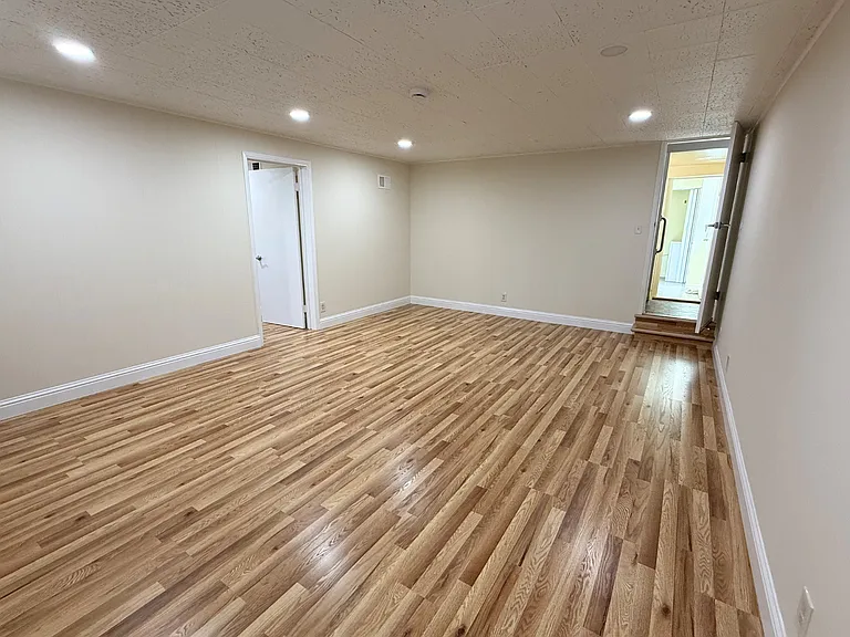 345 Granada Dr — Photo 27