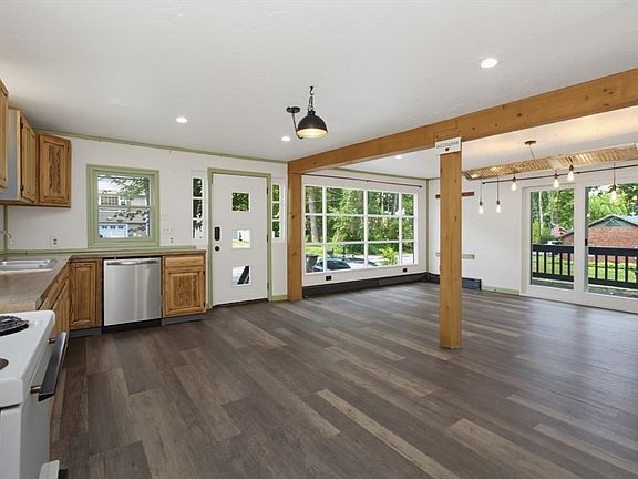 2nd image of 71 Box Pond Dr