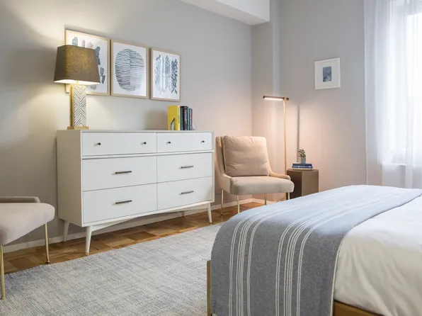 531 East 20th Street image 2 of 16