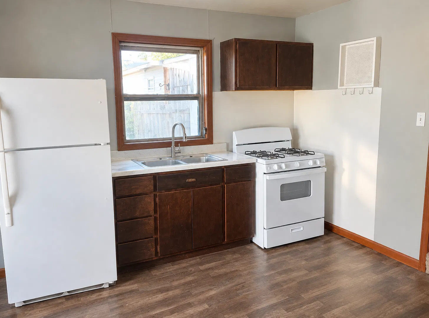 1 bed, 600 sqft, $650 — Photo 1