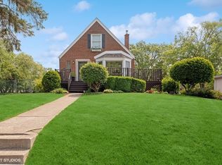 9301 S 82nd Ct, Hickory Hills, IL