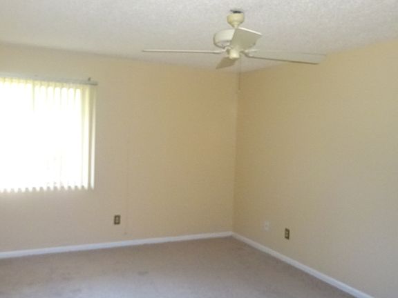 5th image of 589 Fairways Cir #A