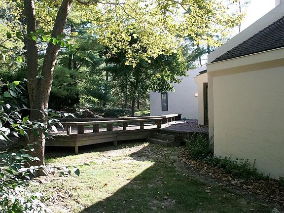 5th image of 8598 Kinross Ct