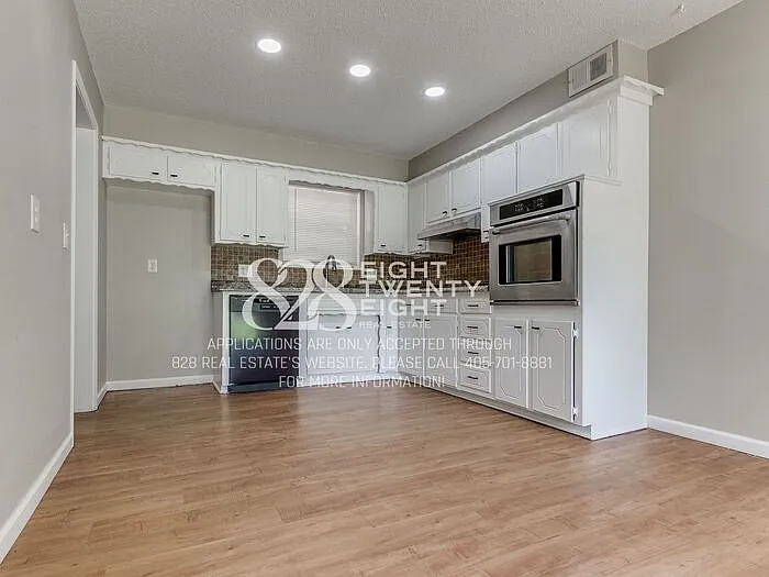 8129 NW 28th Ter — Photo 32