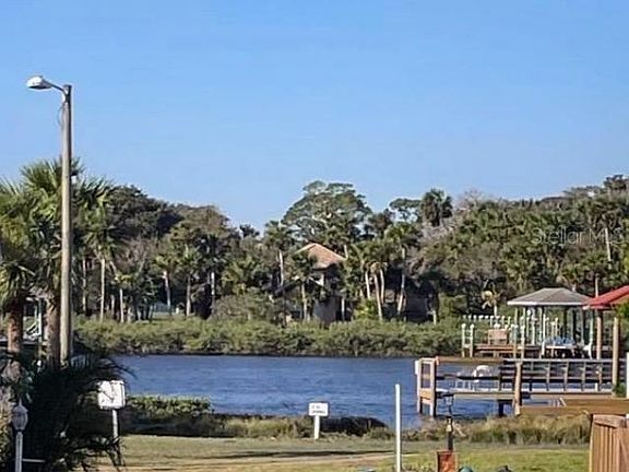 5th image of 14 Windward Dr