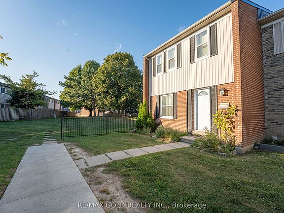 3rd image of 900 Central Park Dr #107